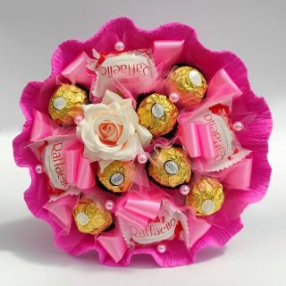 Konec školního roku se blíží.😊 Na našem e-shopu www.confetti.cz najdete široký výběr kytiček z bonbónů pro paní učitelky a...